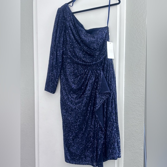 Mac Duggal Dresses & Skirts - Mac Duggal size 12 Navy
